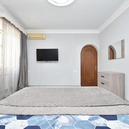 Luxury Spacious Apartment On Saryan Street.Centre Erivan Exterior foto