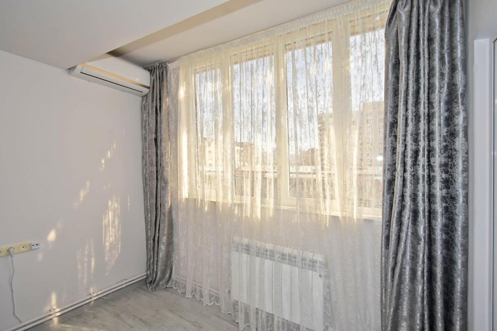 Luxury Spacious Apartment On Saryan Street.Centre Erivan Exterior foto